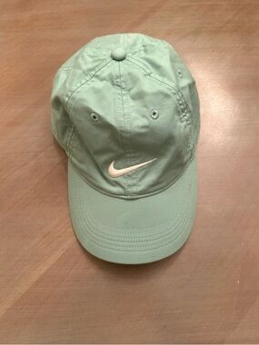 Nike Heritage 86 Dri-Fit Sage Green Adjustable Strap Golf Cap One Size